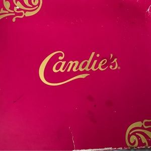 Graffiti high heels.